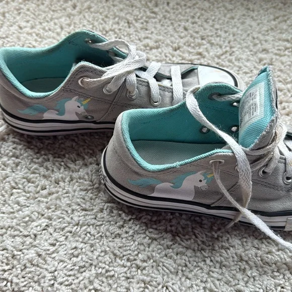 Converse Gray Kids Sneakers with Unicorn Design - Picture 9 of 9